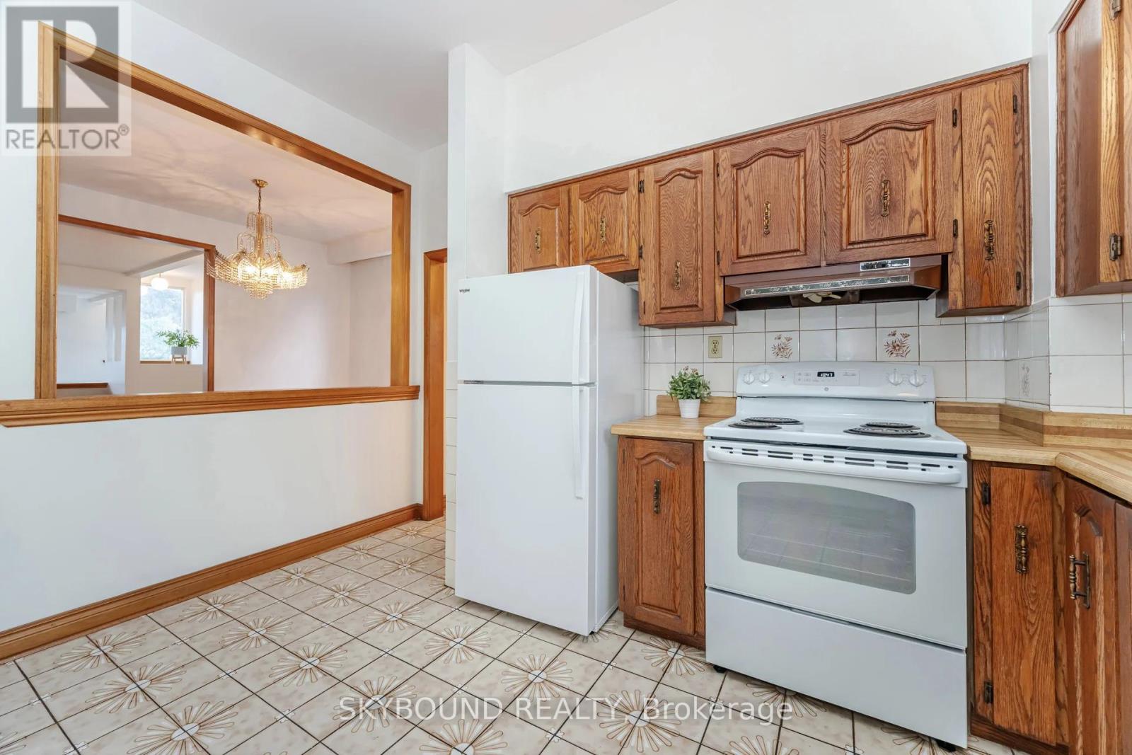 52 Ford Street, Toronto, Ontario  M6N 3A1 - Photo 11 - W12528138