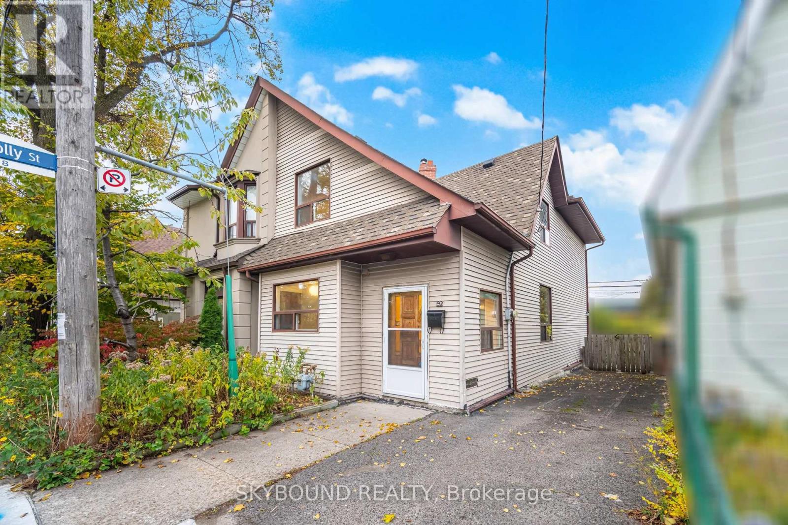 52 Ford Street, Toronto, Ontario  M6N 3A1 - Photo 2 - W12528138