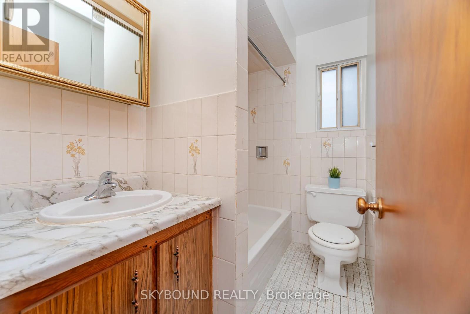 52 Ford Street, Toronto, Ontario  M6N 3A1 - Photo 32 - W12528138