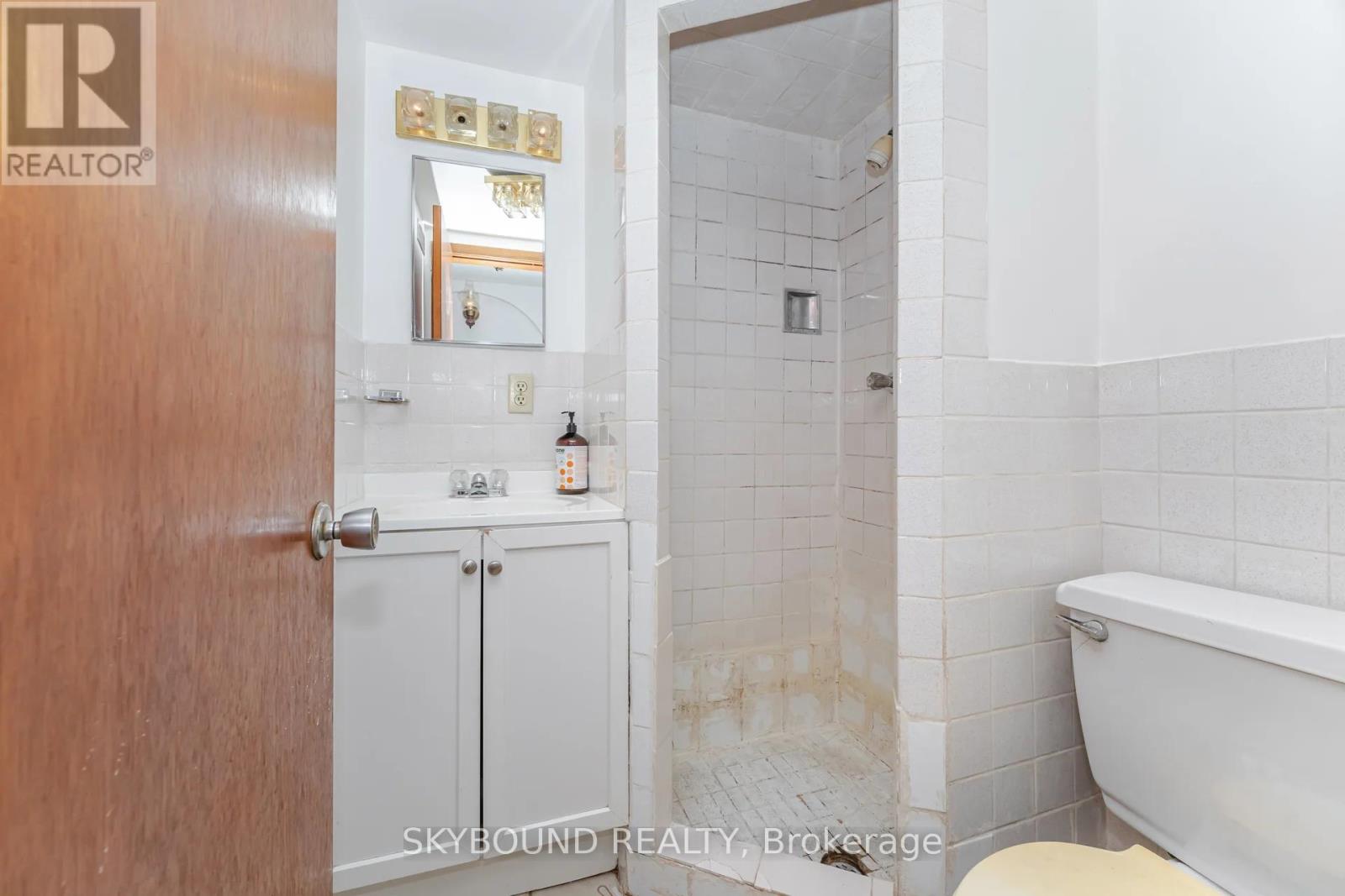 52 Ford Street, Toronto, Ontario  M6N 3A1 - Photo 37 - W12528138