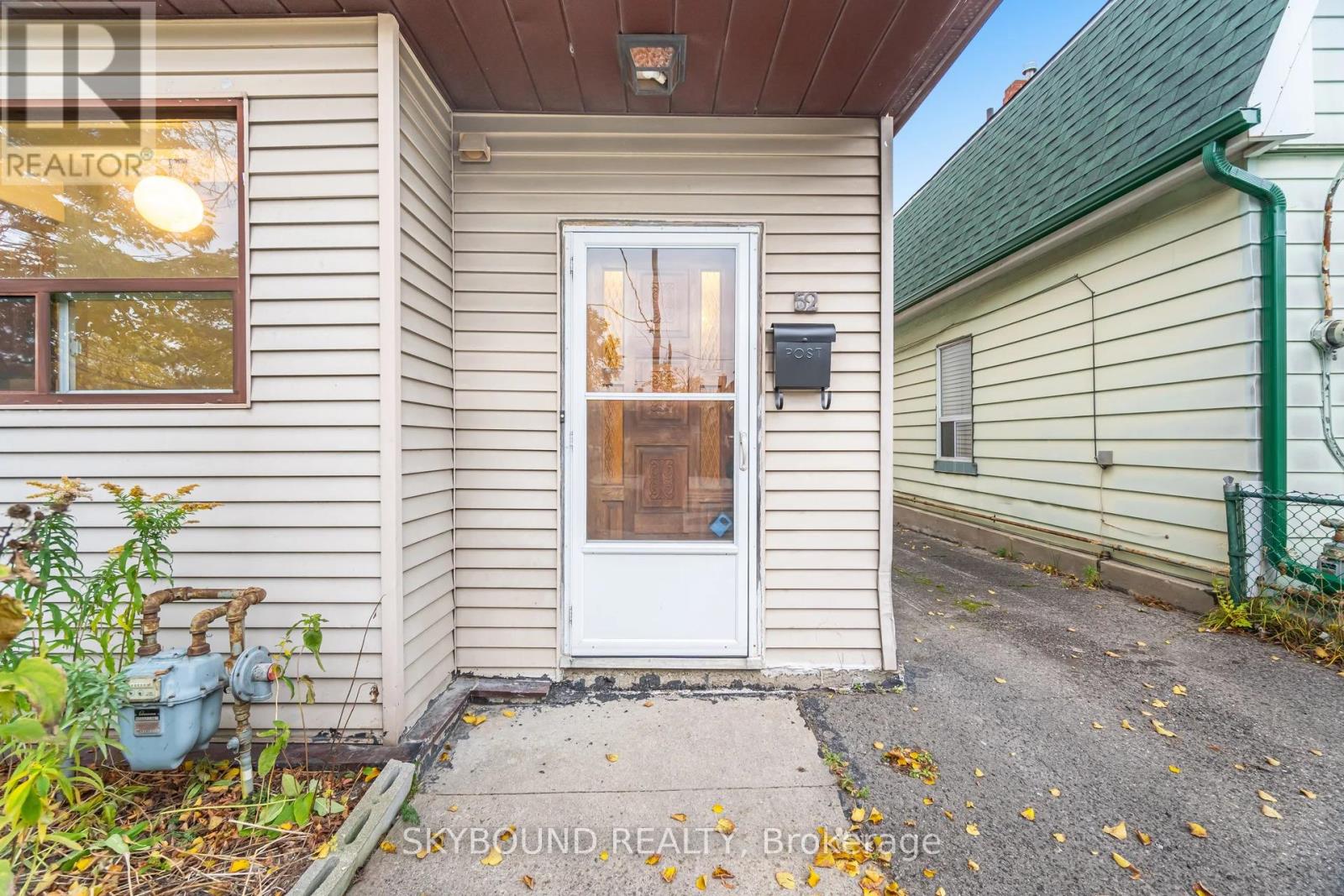 52 Ford Street, Toronto, Ontario  M6N 3A1 - Photo 4 - W12528138