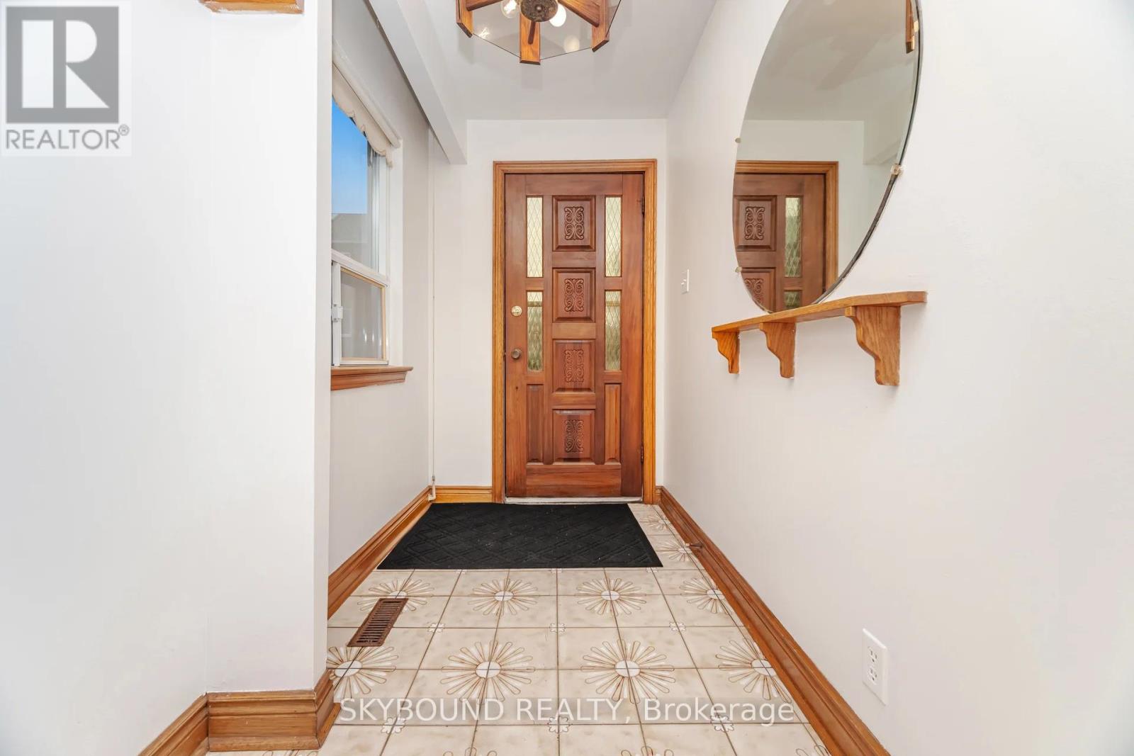 52 Ford Street, Toronto, Ontario  M6N 3A1 - Photo 5 - W12528138