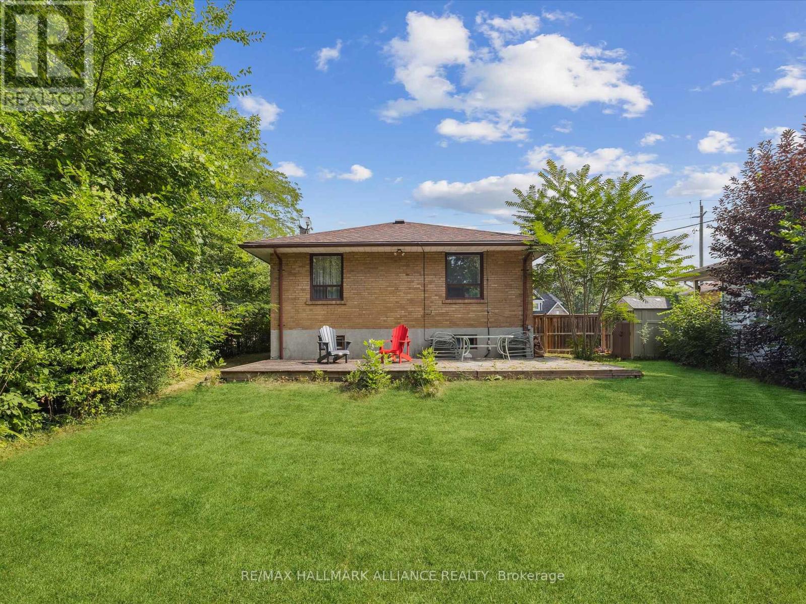 300 Burton Road, Oakville, Ontario  L6K 2K8 - Photo 33 - W12528168