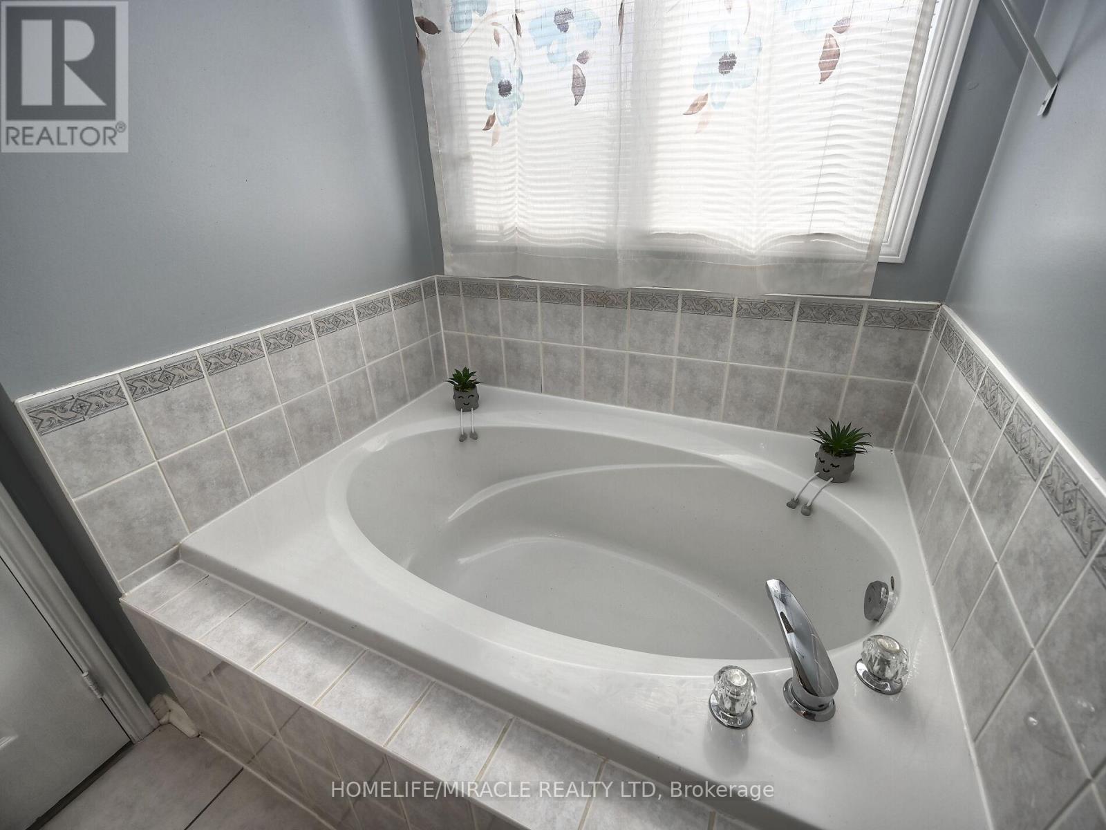 4717 Colombo Crescent, Mississauga, Ontario  L5M 7R3 - Photo 49 - W12528176