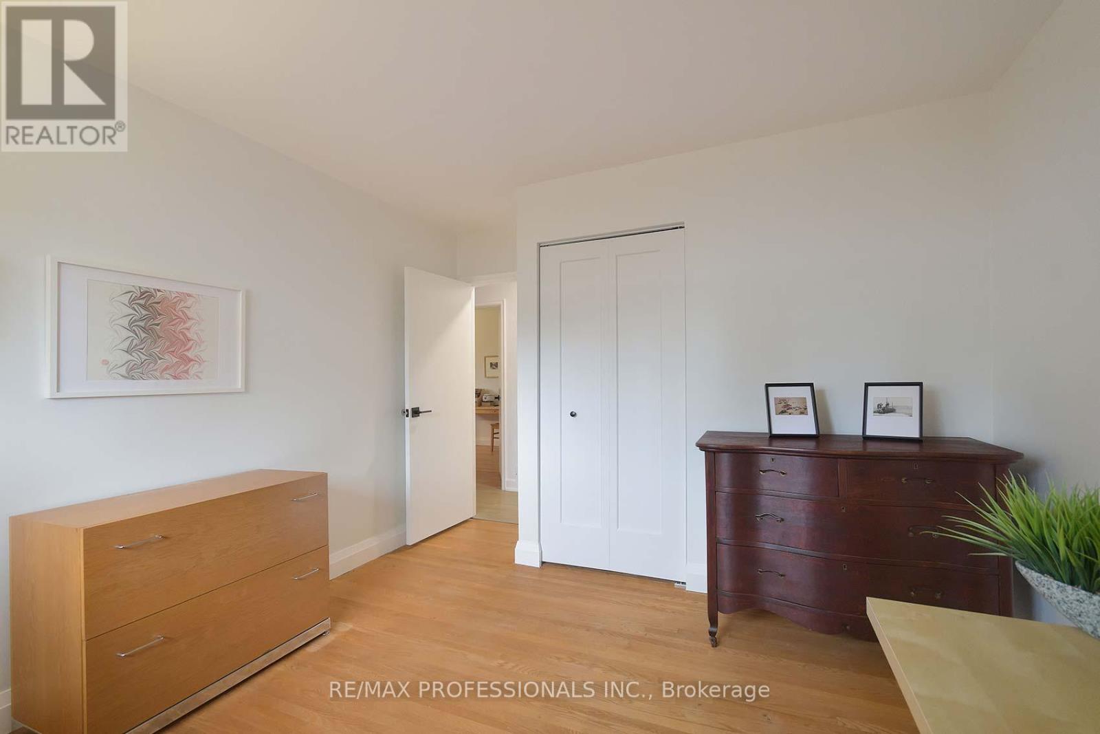 17 Beaver Bend Crescent, Toronto, Ontario  M9B 5P7 - Photo 19 - W12528188