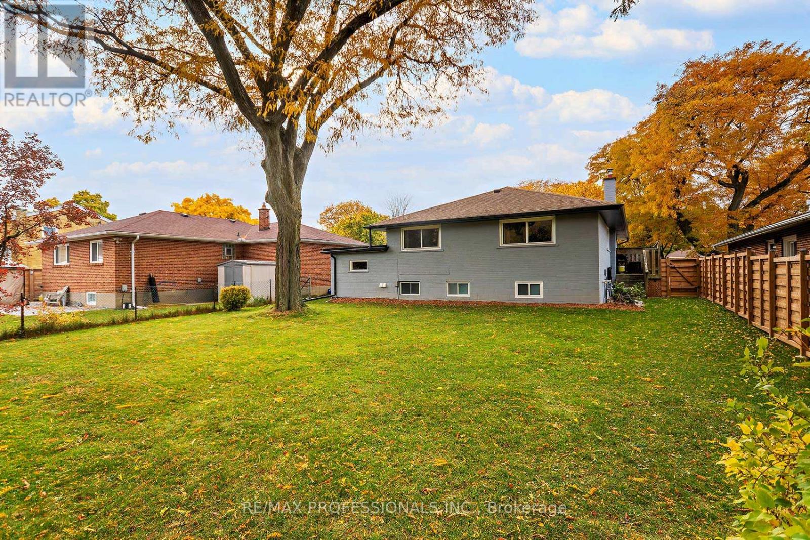 17 Beaver Bend Crescent, Toronto, Ontario  M9B 5P7 - Photo 31 - W12528188