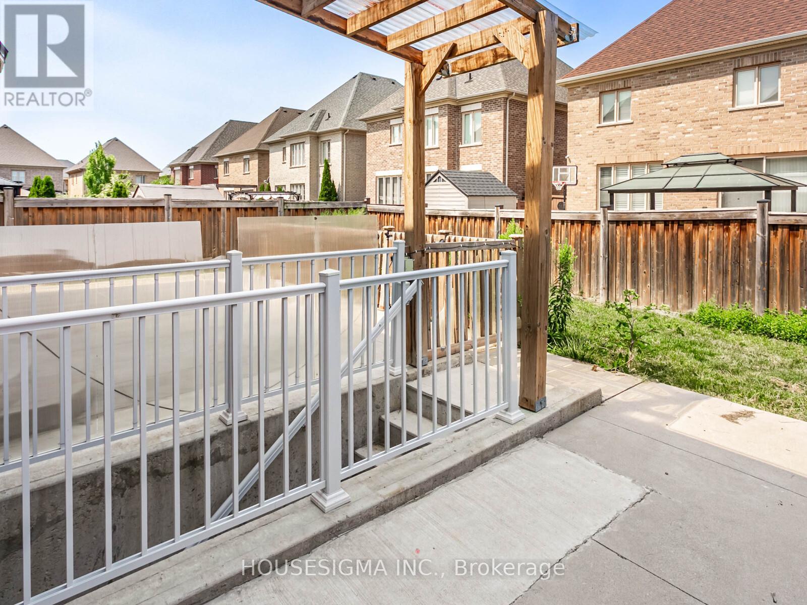 12 Bear Run Road, Brampton, Ontario  L6X 2Y9 - Photo 48 - W12528194