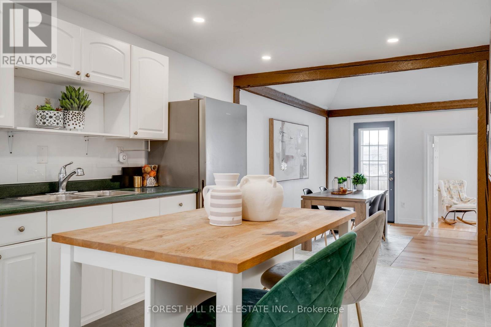 4053 Old Dundas Street, Toronto, Ontario  M6S 2R5 - Photo 10 - W12528208