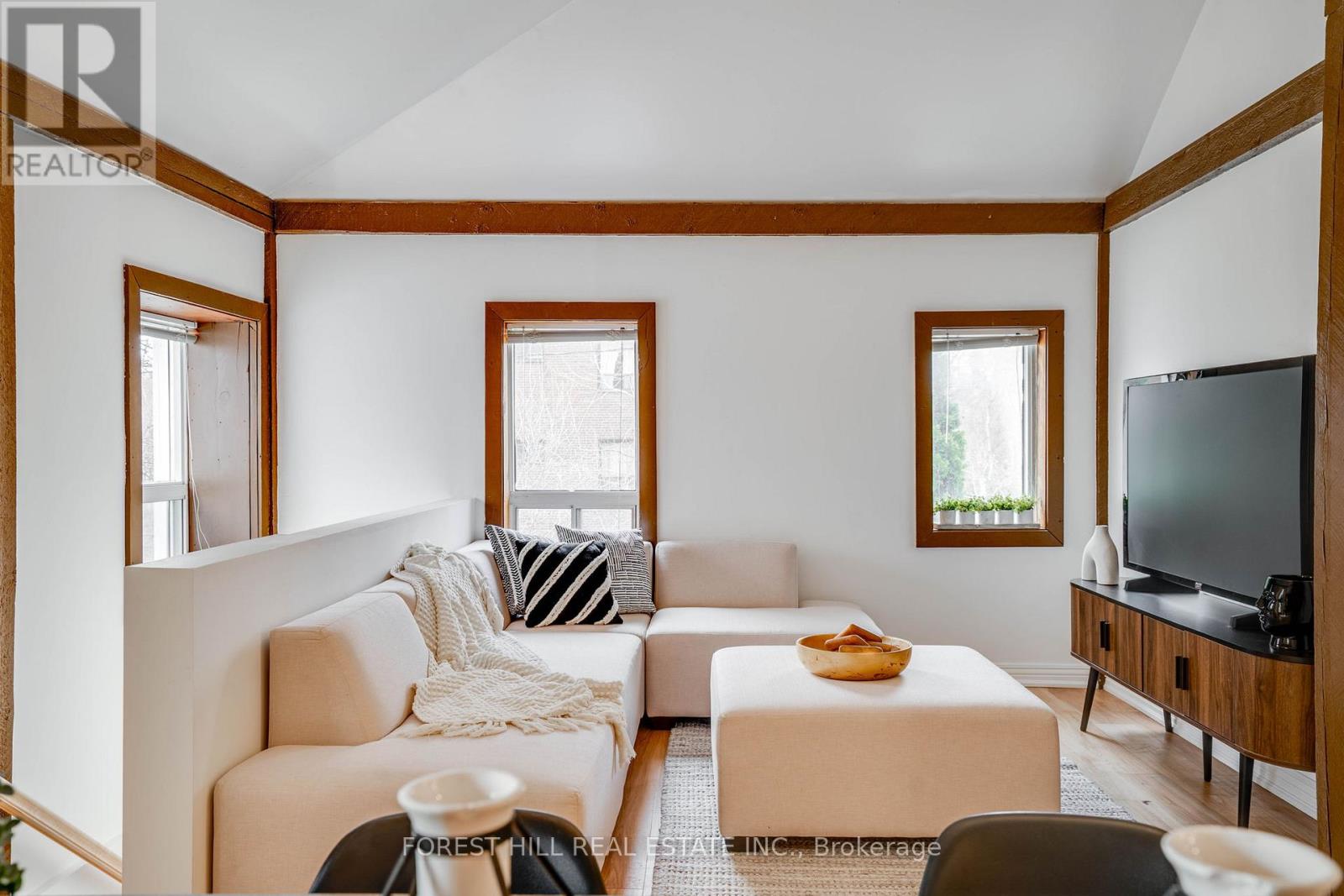 4053 Old Dundas Street, Toronto, Ontario  M6S 2R5 - Photo 16 - W12528208