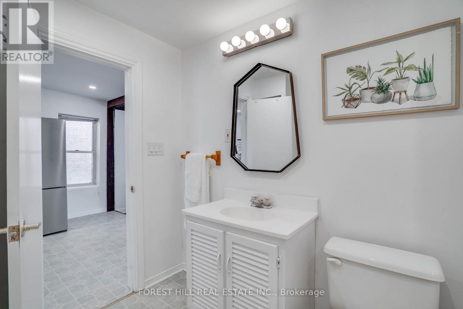 4053 Old Dundas Street, Toronto, Ontario  M6S 2R5 - Photo 25 - W12528208