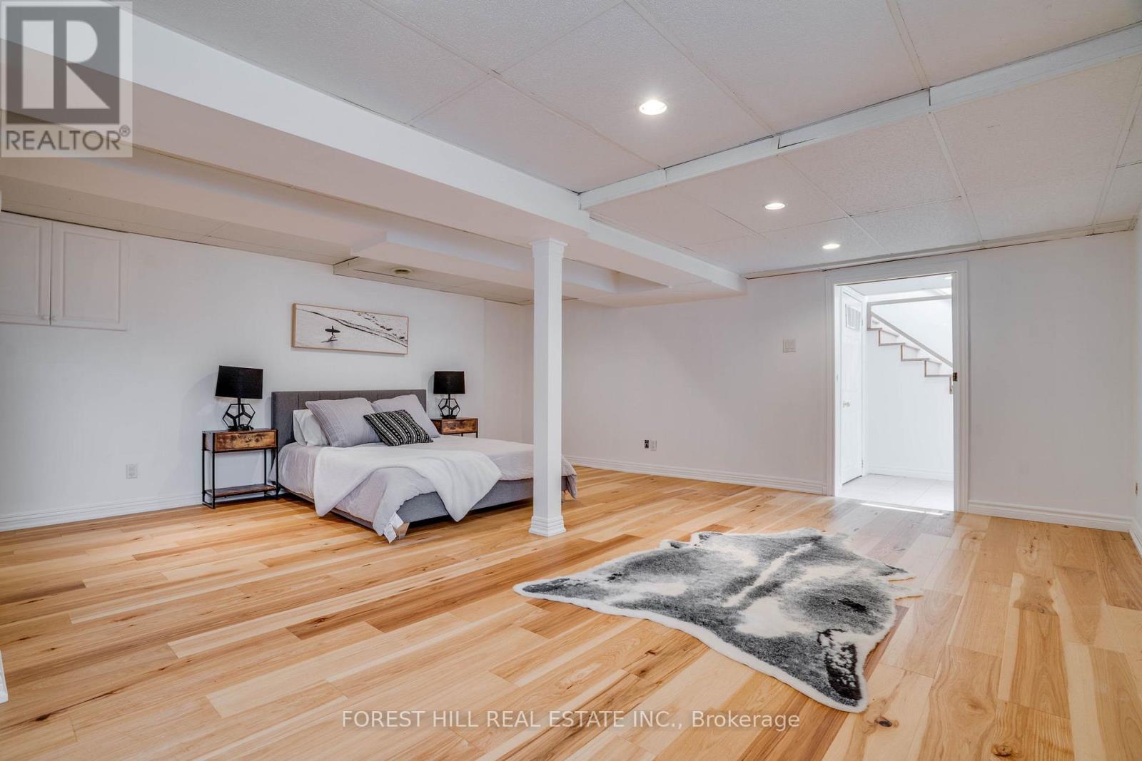 4053 Old Dundas Street, Toronto, Ontario  M6S 2R5 - Photo 31 - W12528208