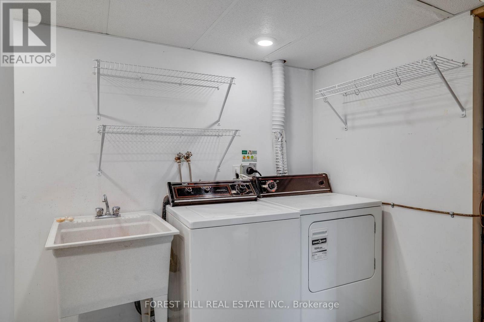 4053 Old Dundas Street, Toronto, Ontario  M6S 2R5 - Photo 35 - W12528208