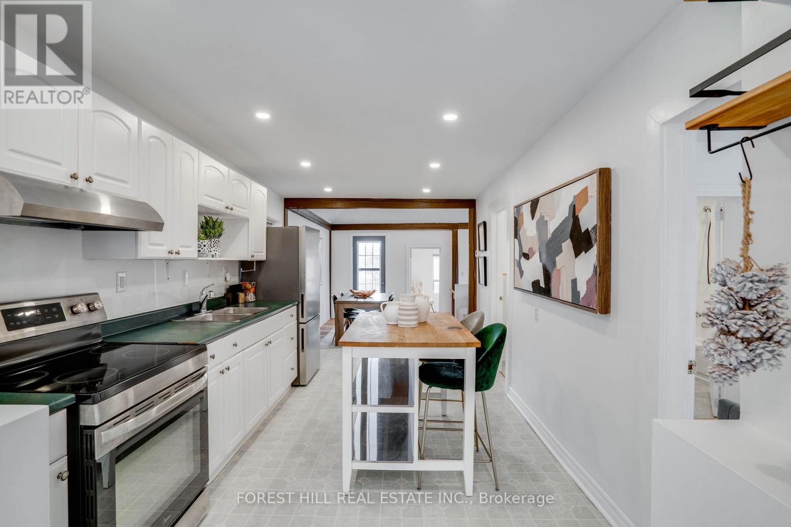 4053 Old Dundas Street, Toronto, Ontario  M6S 2R5 - Photo 7 - W12528208