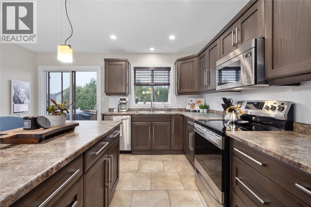 279 Homestretch Drive, St Clair, Ontario N0N 1G0 - Photo 13 - 25028438