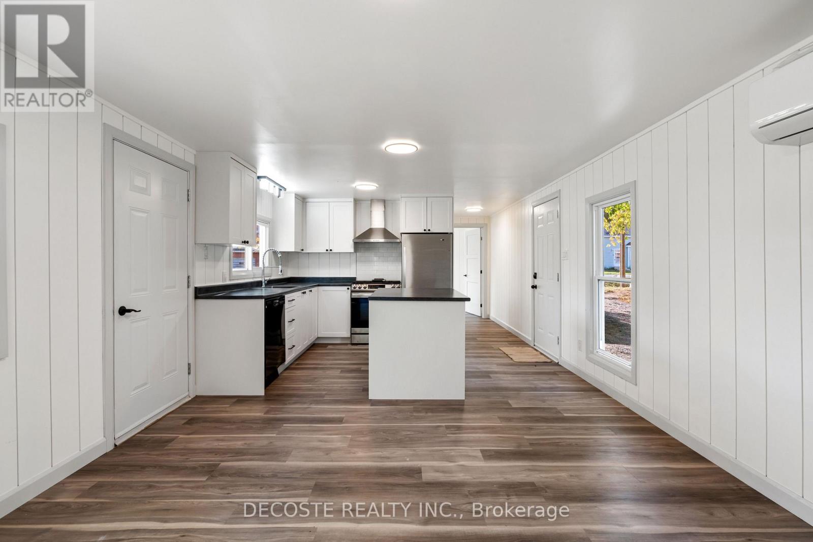 4 Nelson Street, North Stormont, Ontario K0C 1K0 - Photo 9 - X12528312