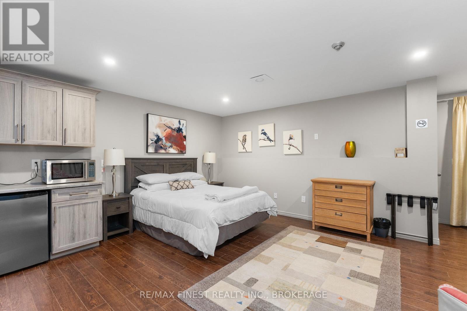 206 - 334 Queen Mary Road, Kingston, Ontario  K7M 7E7 - Photo 11 - X12487752