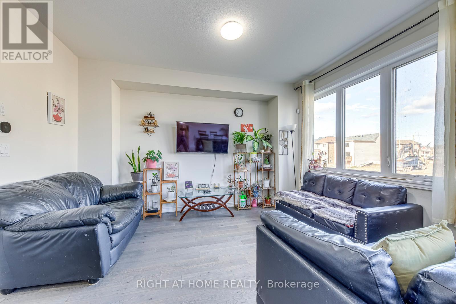 91 Vanilla Trail, Thorold, Ontario  L2V 0L1 - Photo 9 - X12528142