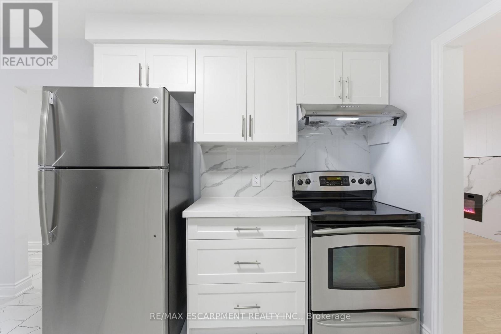 3 Algonquin Avenue, Hamilton, Ontario  L9H 7K9 - Photo 17 - X12528152