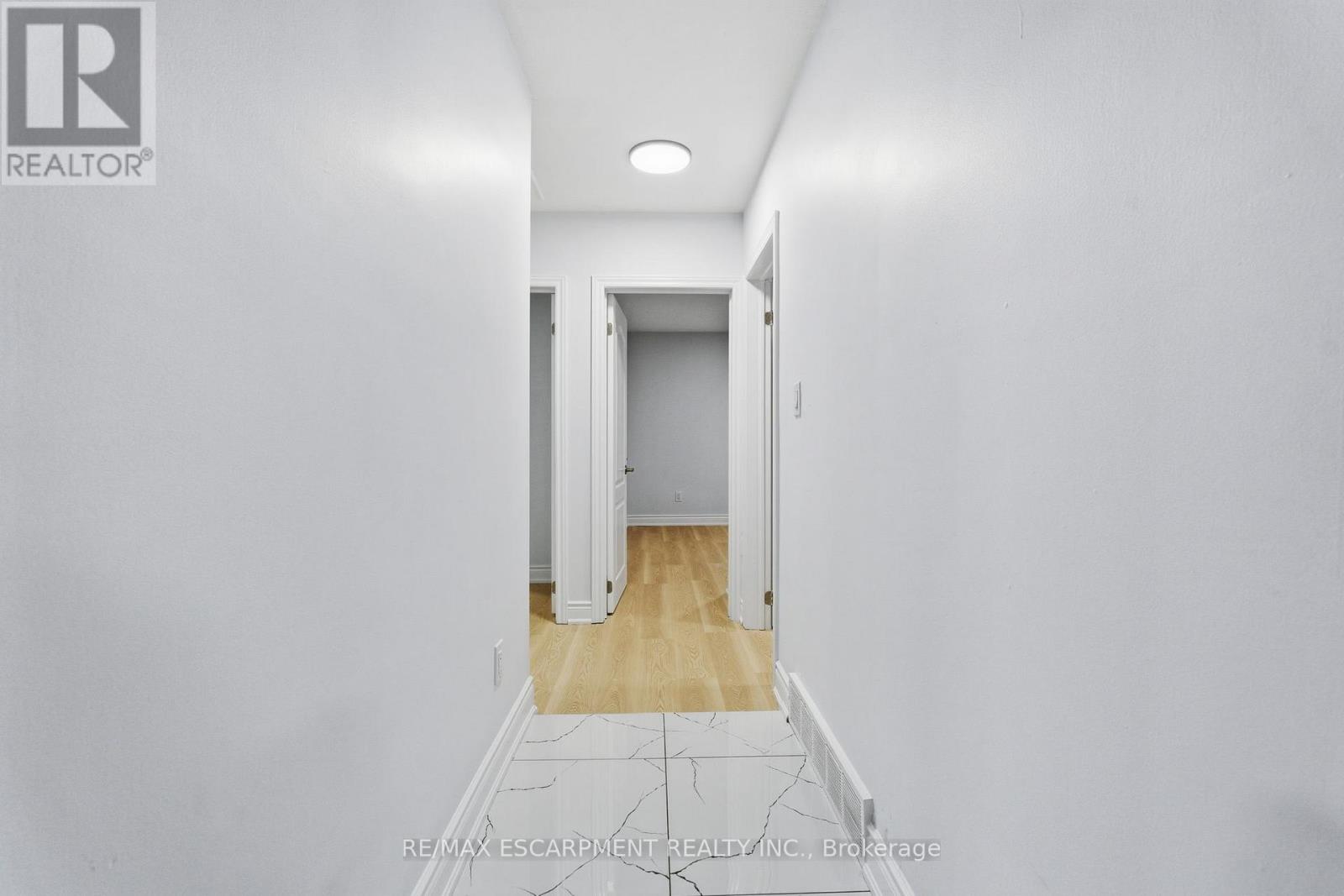 3 Algonquin Avenue, Hamilton, Ontario  L9H 7K9 - Photo 18 - X12528152