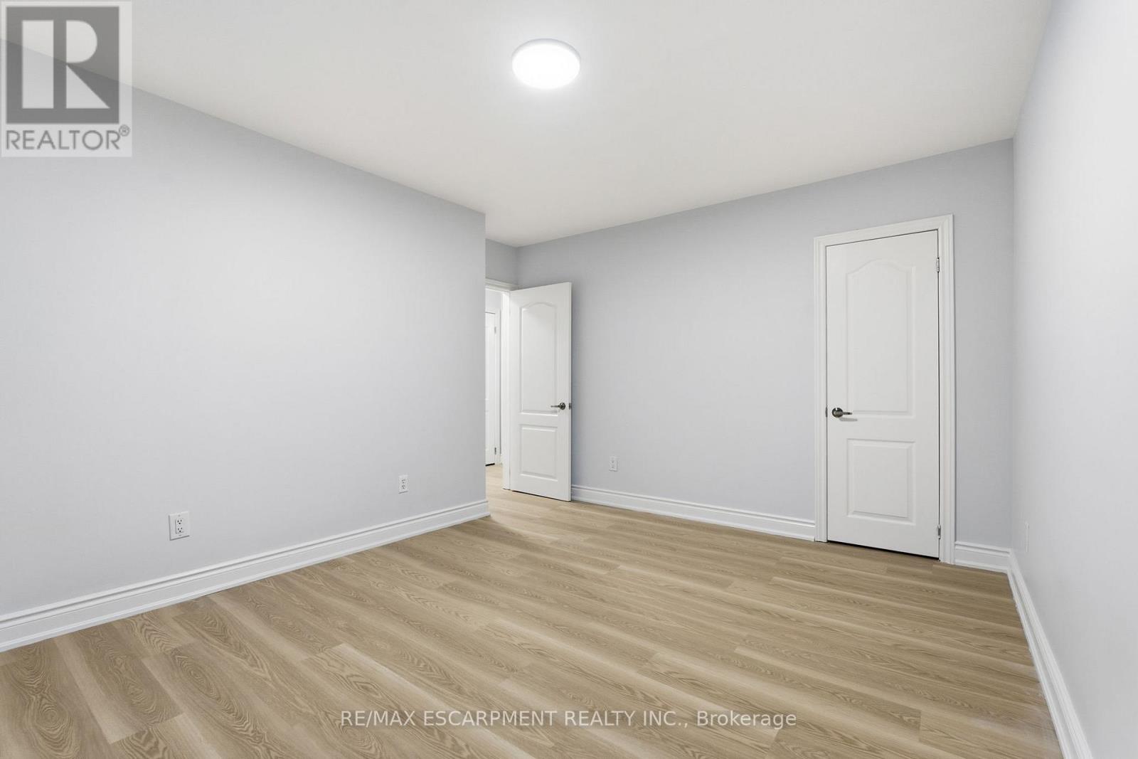 3 Algonquin Avenue, Hamilton, Ontario  L9H 7K9 - Photo 21 - X12528152