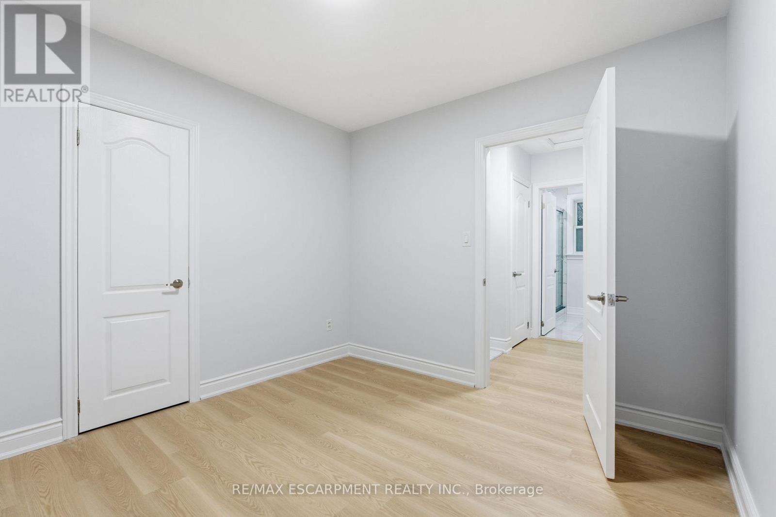 3 Algonquin Avenue, Hamilton, Ontario  L9H 7K9 - Photo 24 - X12528152