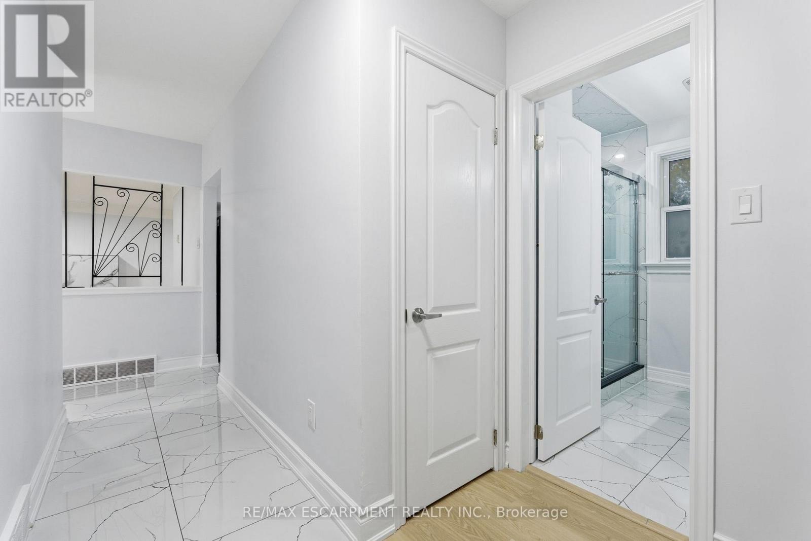 3 Algonquin Avenue, Hamilton, Ontario  L9H 7K9 - Photo 28 - X12528152