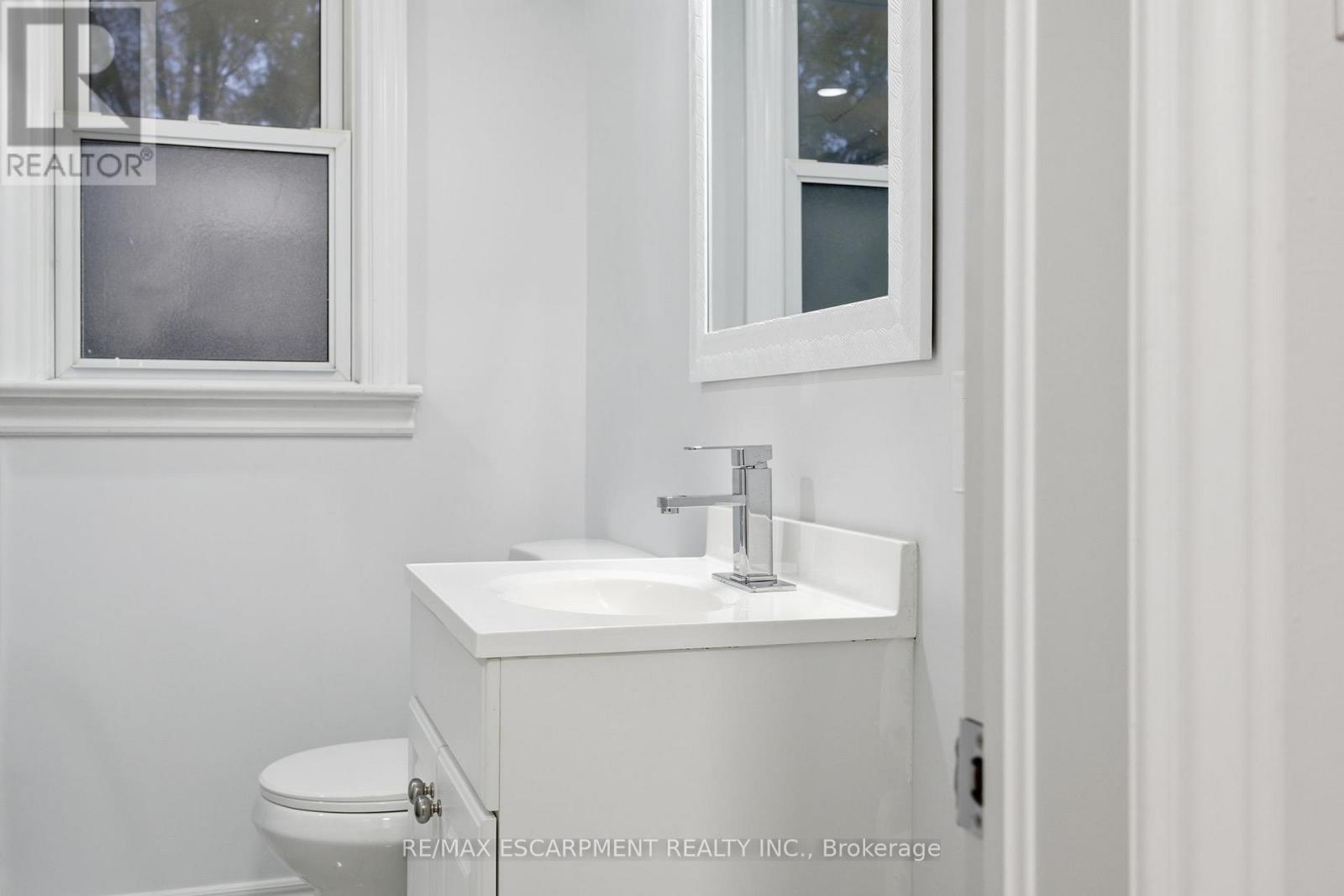 3 Algonquin Avenue, Hamilton, Ontario  L9H 7K9 - Photo 30 - X12528152