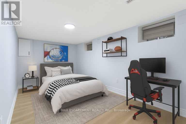 3 Algonquin Avenue, Hamilton, Ontario  L9H 7K9 - Photo 33 - X12528152