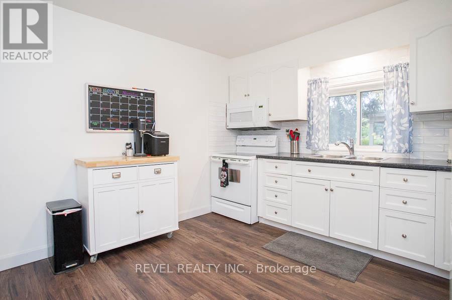 82 Albion Street, Brantford, Ontario  N3T 3M4 - Photo 11 - X12528202