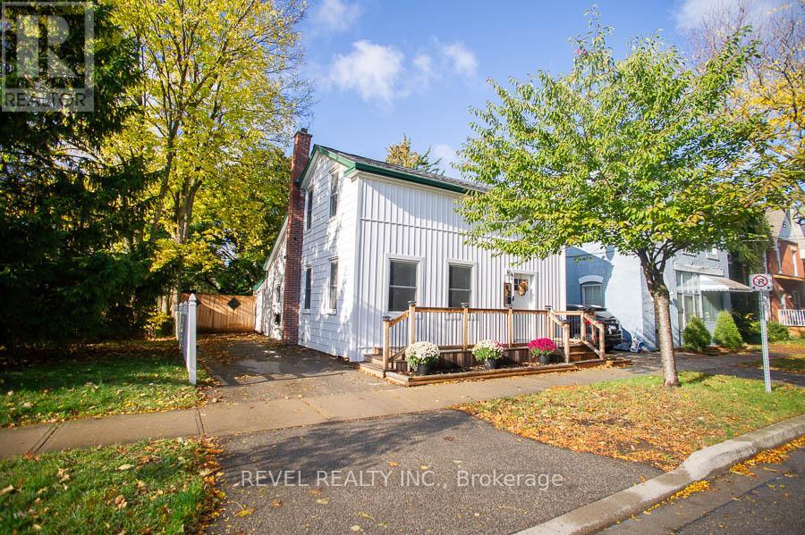 82 Albion Street, Brantford, Ontario  N3T 3M4 - Photo 3 - X12528202