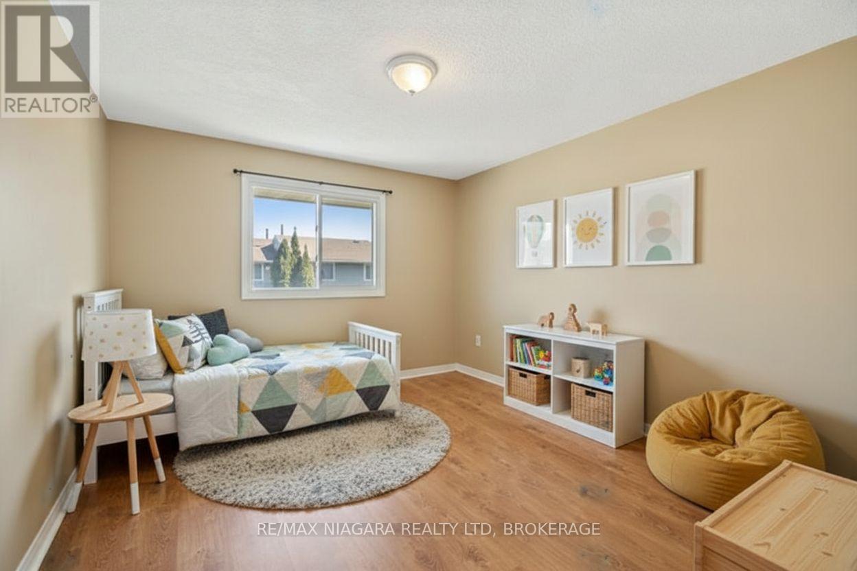 18 Julie Drive, Thorold, Ontario  L2V 4L5 - Photo 19 - X12497136