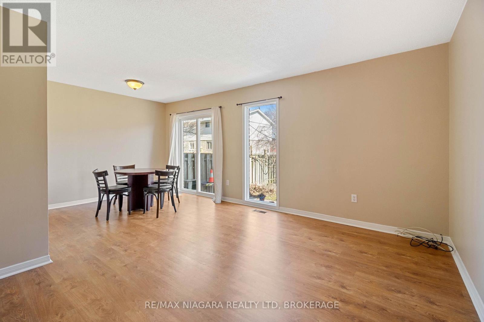 18 Julie Drive, Thorold, Ontario  L2V 4L5 - Photo 9 - X12497136