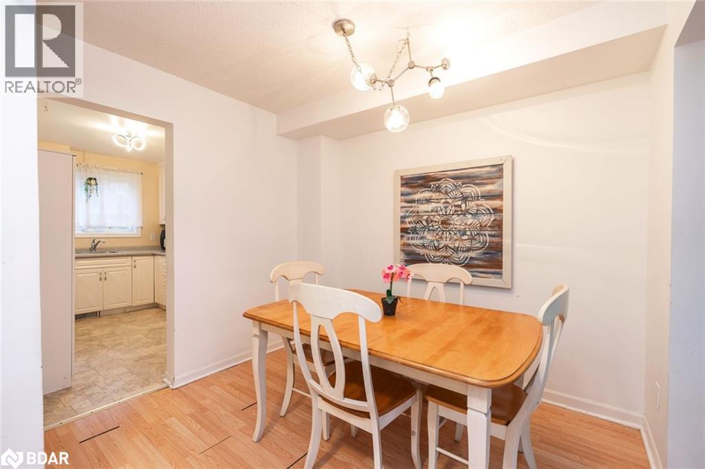 29 Chaucer Crescent, Barrie, Ontario L4N 4T8 - Photo 3 - 40784800