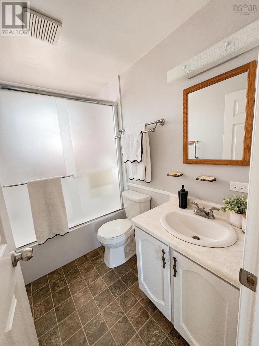 40 Wentworth Circle, Eastern Passage, Nova Scotia  B3G 1G1 - Photo 10 - 202527513