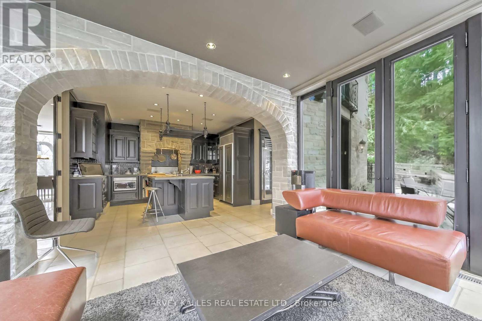 9 Beaumont Road, Toronto, Ontario  M4W 1V4 - Photo 11 - C12528300