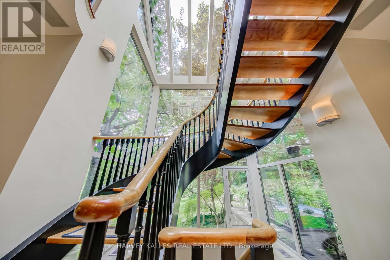 9 Beaumont Road, Toronto, Ontario  M4W 1V4 - Photo 17 - C12528300