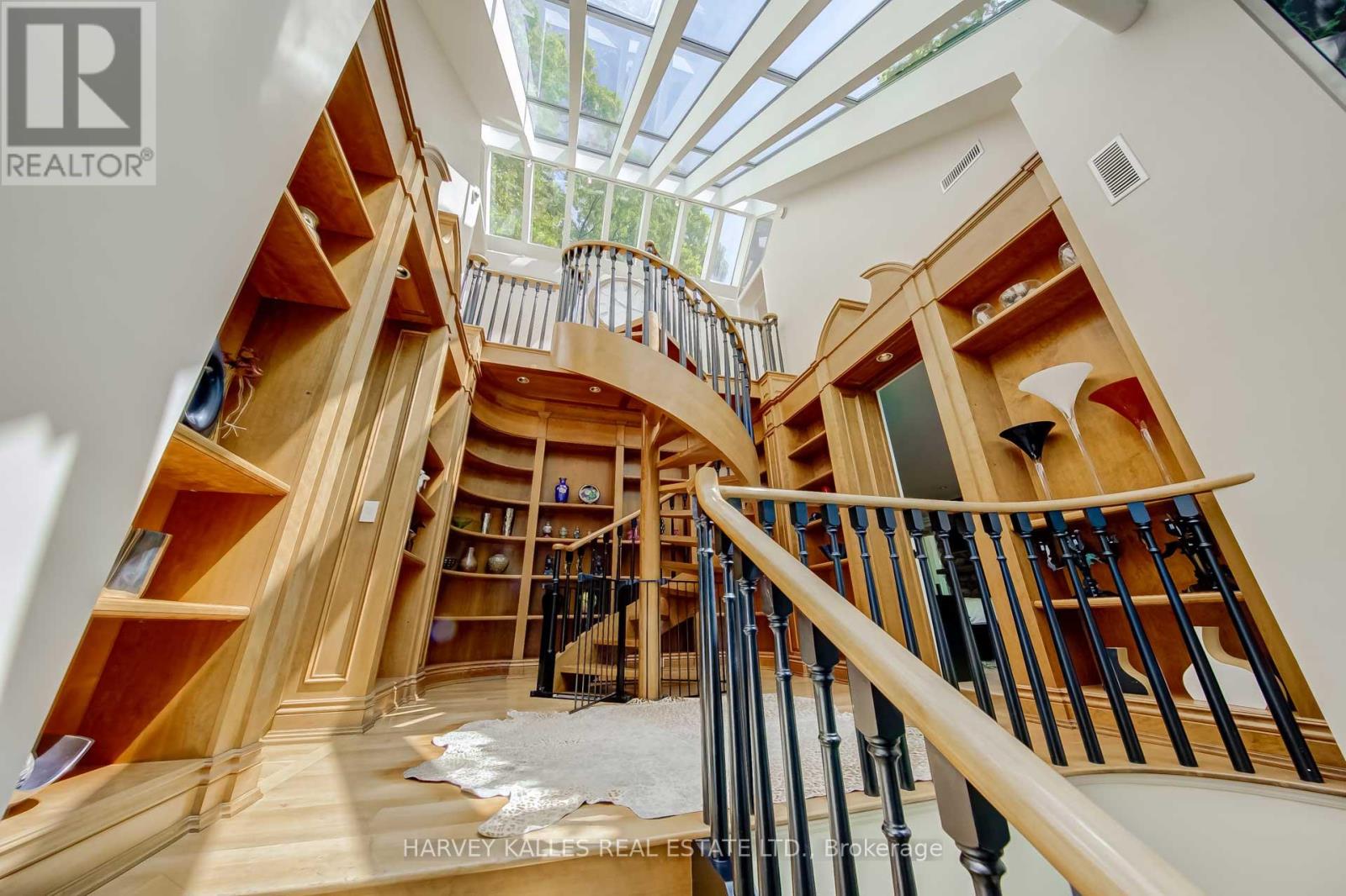 9 Beaumont Road, Toronto, Ontario  M4W 1V4 - Photo 18 - C12528300