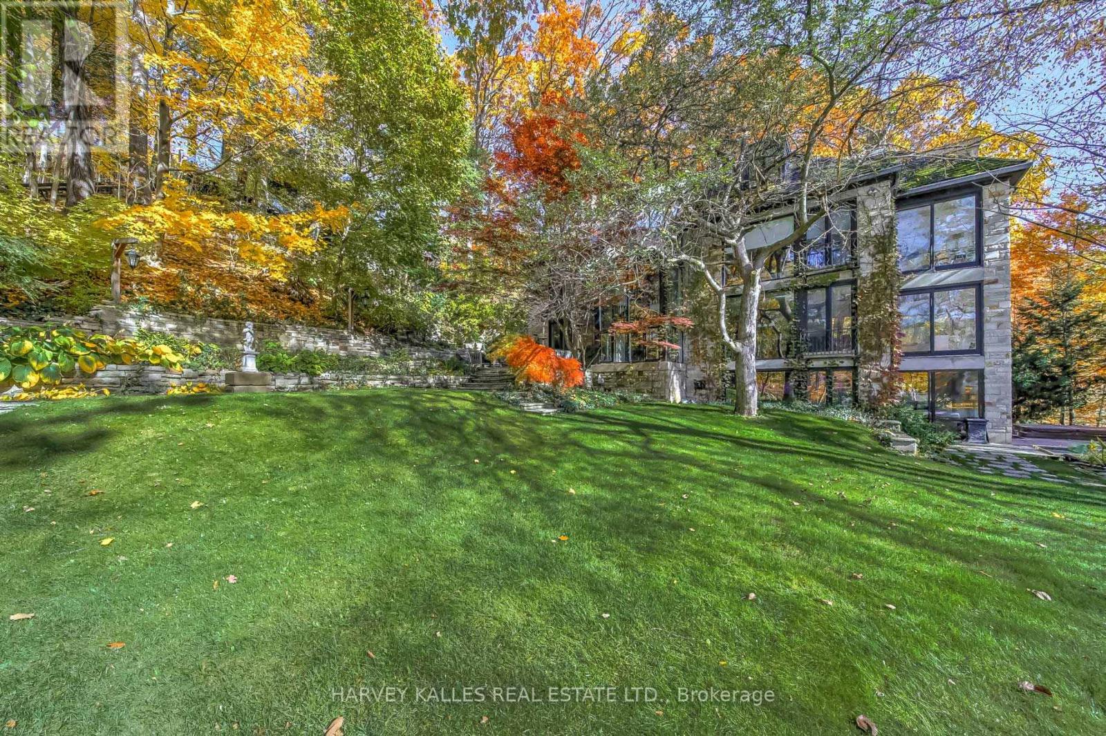 9 Beaumont Road, Toronto, Ontario  M4W 1V4 - Photo 2 - C12528300