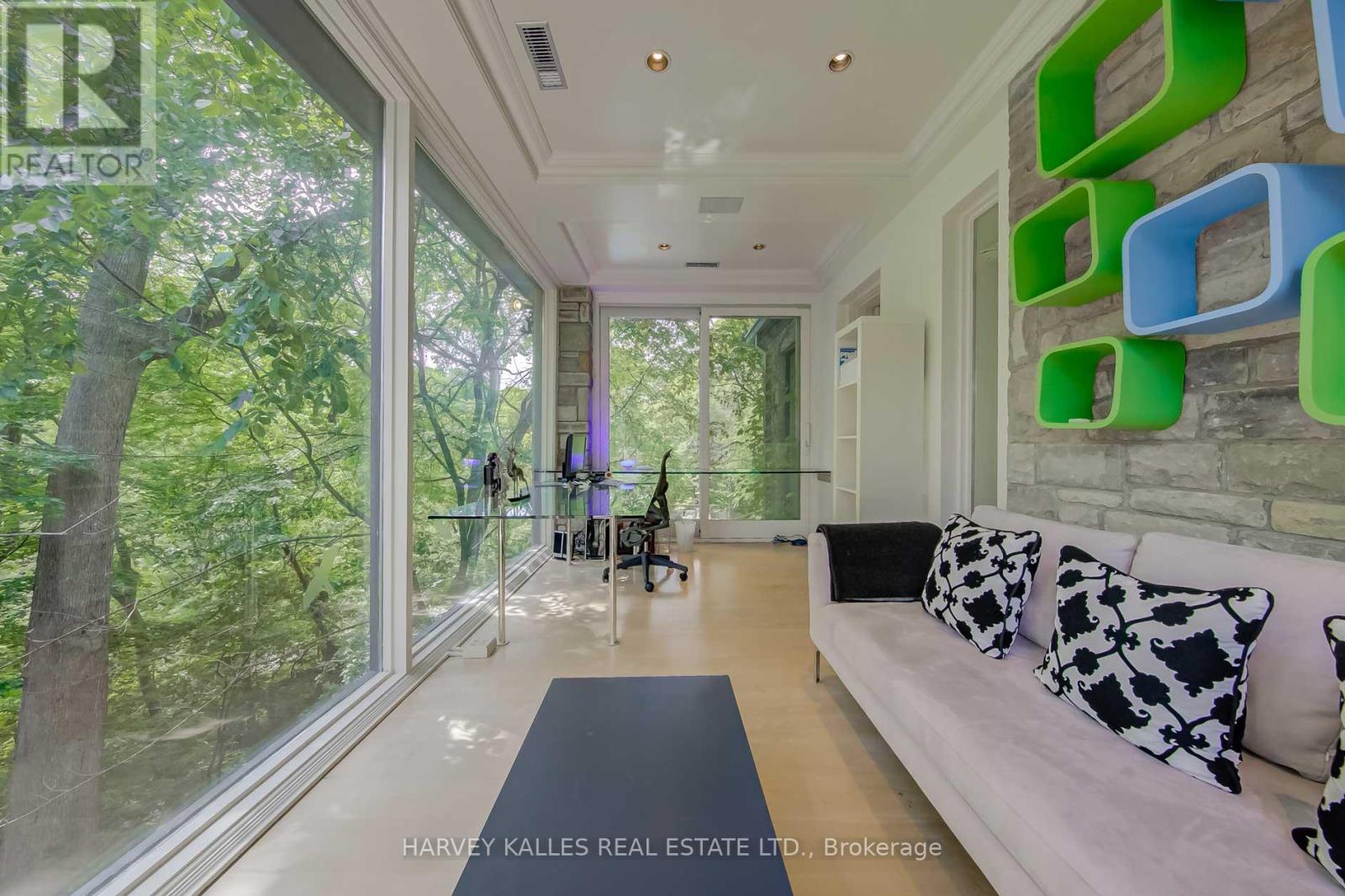 9 Beaumont Road, Toronto, Ontario  M4W 1V4 - Photo 20 - C12528300