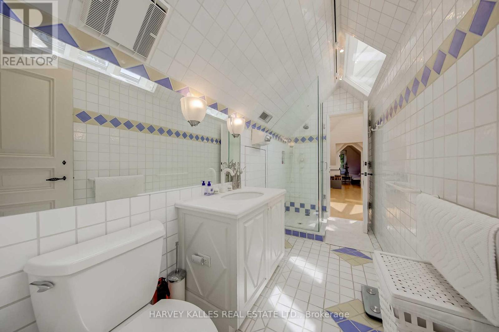 9 Beaumont Road, Toronto, Ontario  M4W 1V4 - Photo 26 - C12528300