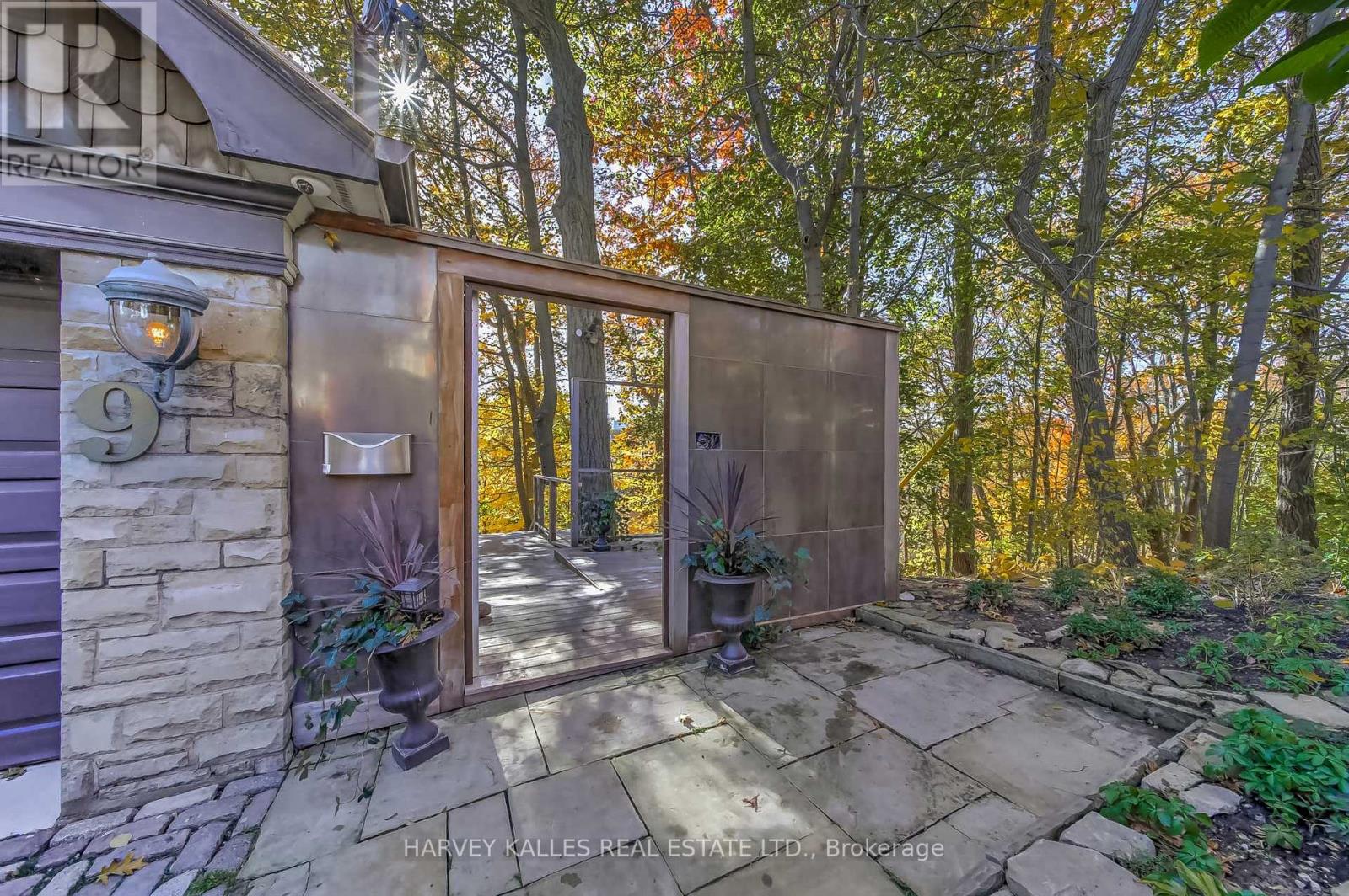 9 Beaumont Road, Toronto, Ontario  M4W 1V4 - Photo 3 - C12528300