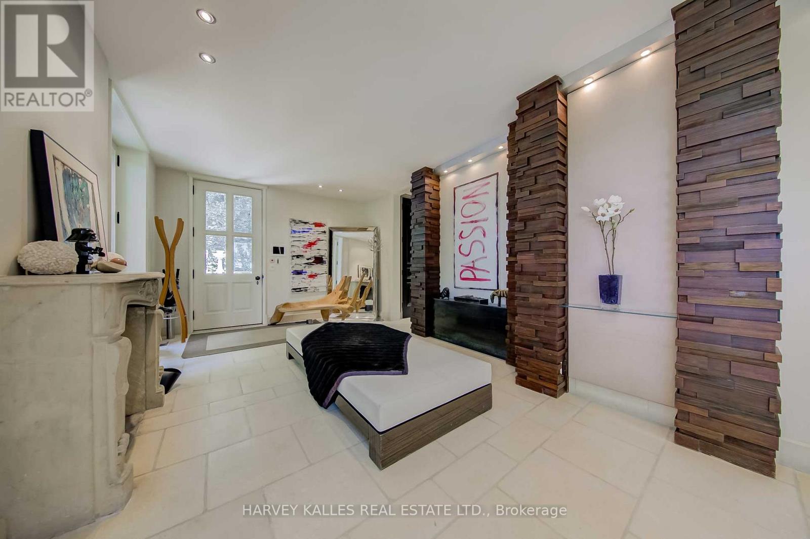 9 Beaumont Road, Toronto, Ontario  M4W 1V4 - Photo 4 - C12528300