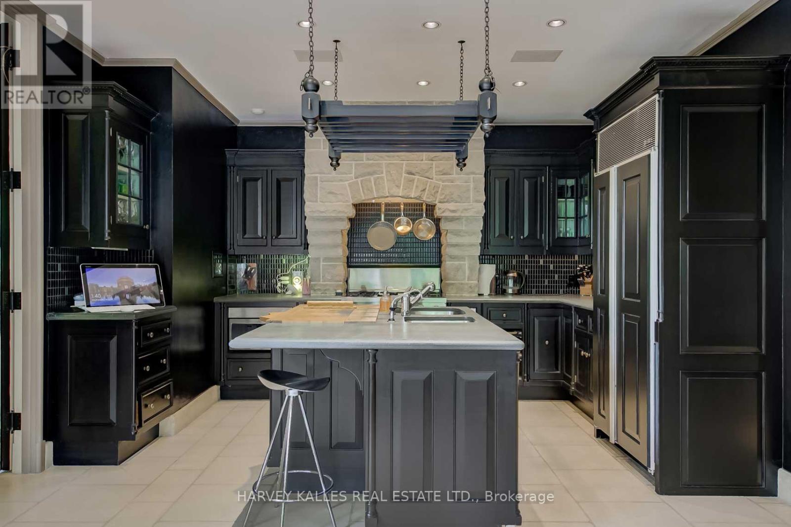 9 Beaumont Road, Toronto, Ontario  M4W 1V4 - Photo 6 - C12528300