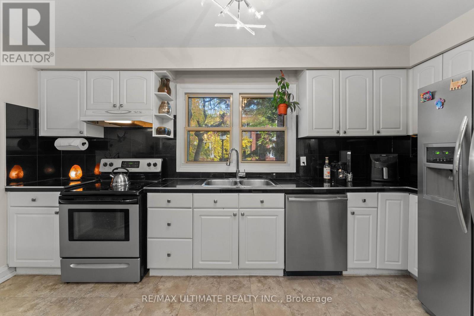 121 Tecumseth Street E, Toronto, Ontario  M6J 2H2 - Photo 24 - C12528308