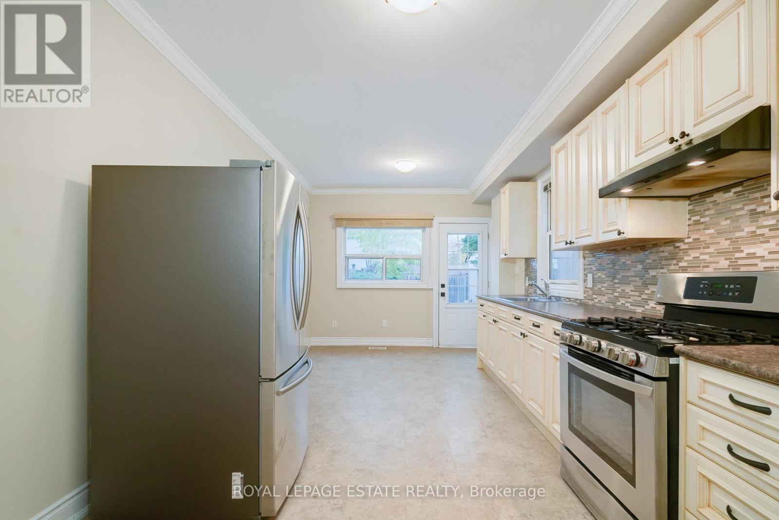 361 Brock Avenue, Toronto, Ontario  M6H 3N4 - Photo 7 - C12528324