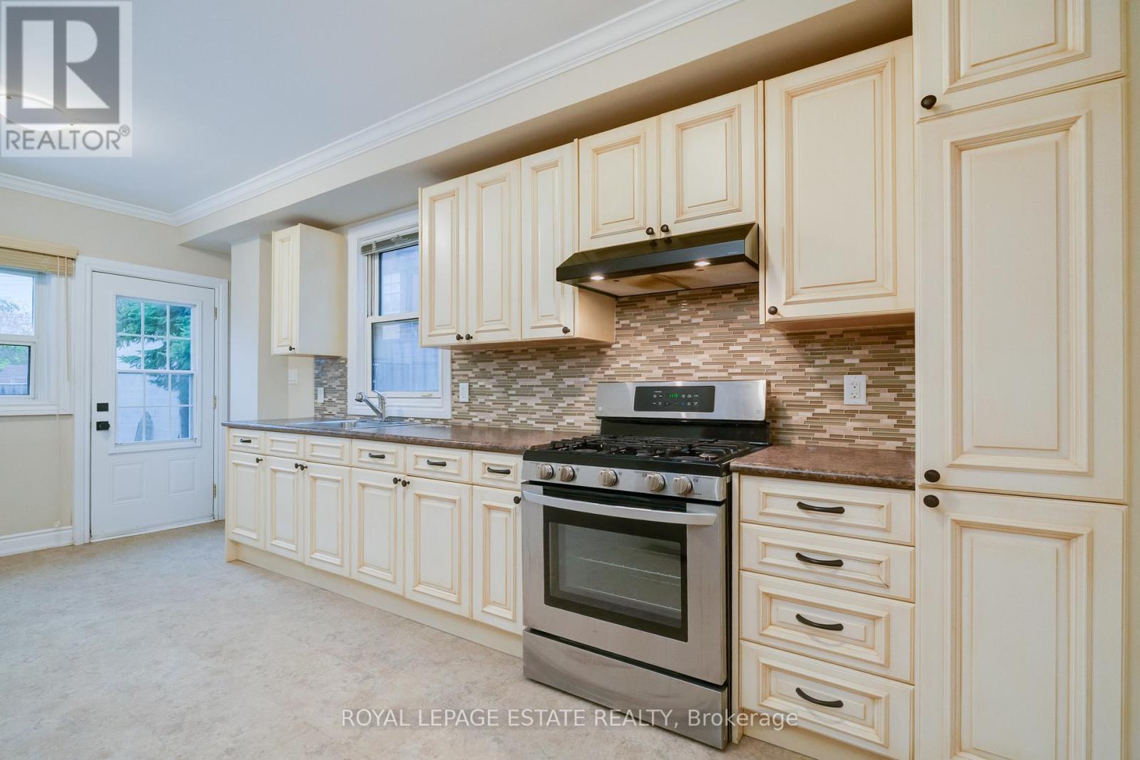 361 Brock Avenue, Toronto, Ontario  M6H 3N4 - Photo 8 - C12528324