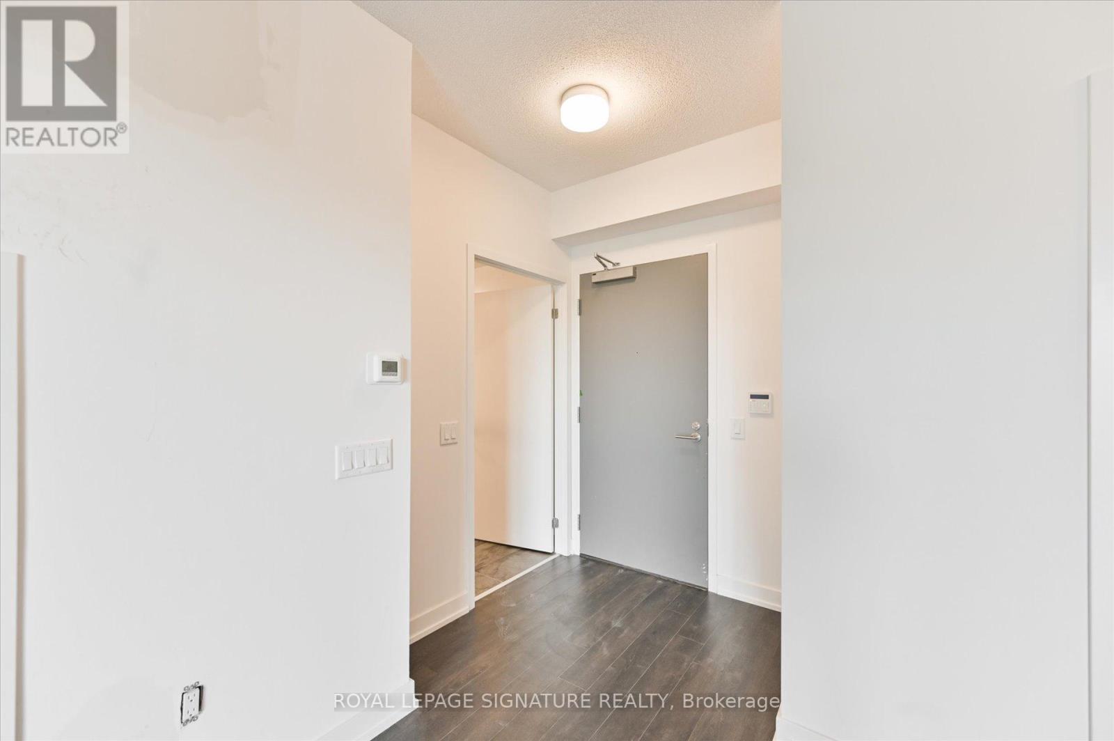 301 - 50 O'neill Rd Road, Toronto, Ontario  M3C 0H1 - Photo 2 - C12528338