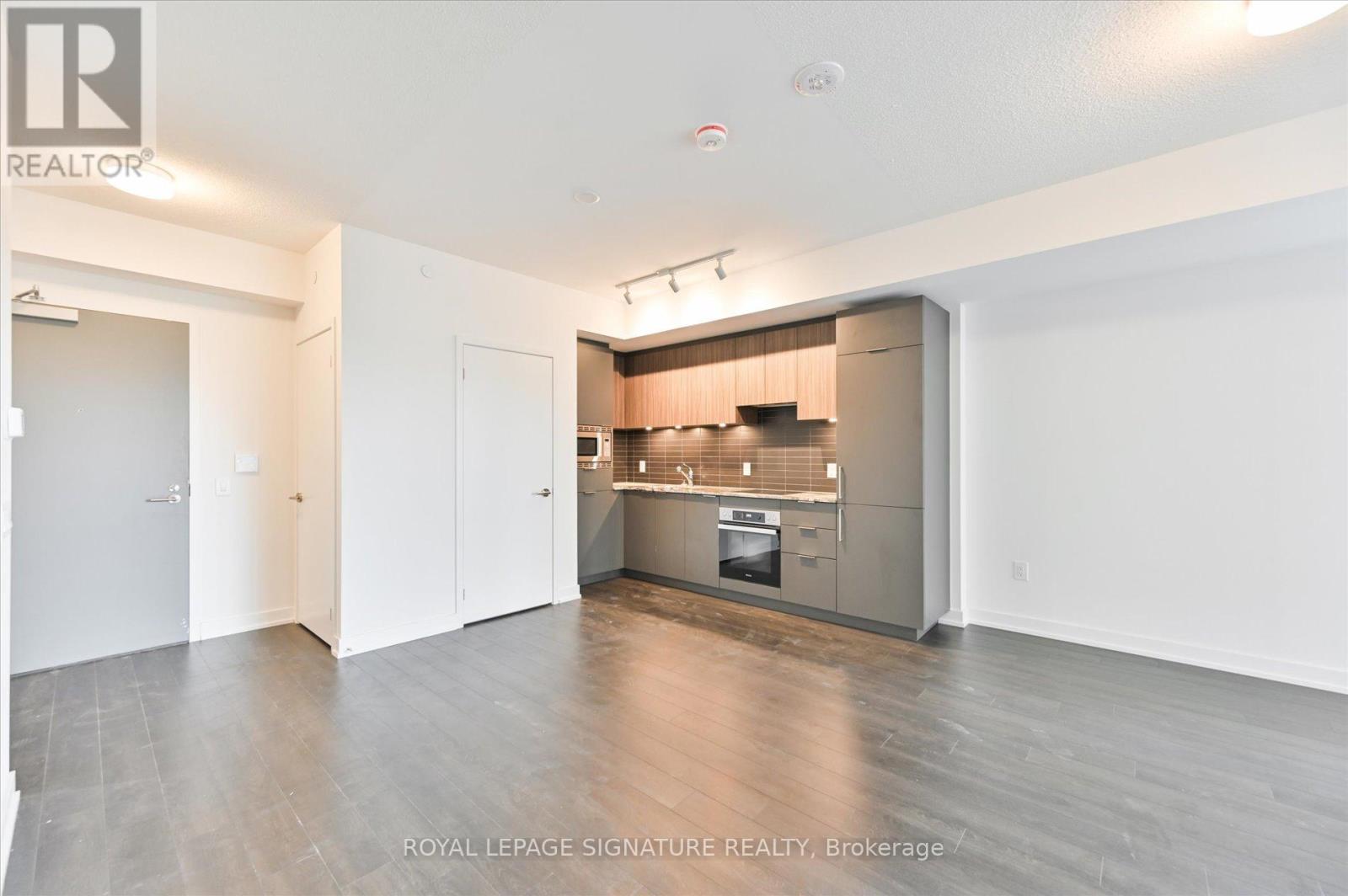 301 - 50 O'neill Rd Road, Toronto, Ontario  M3C 0H1 - Photo 4 - C12528338