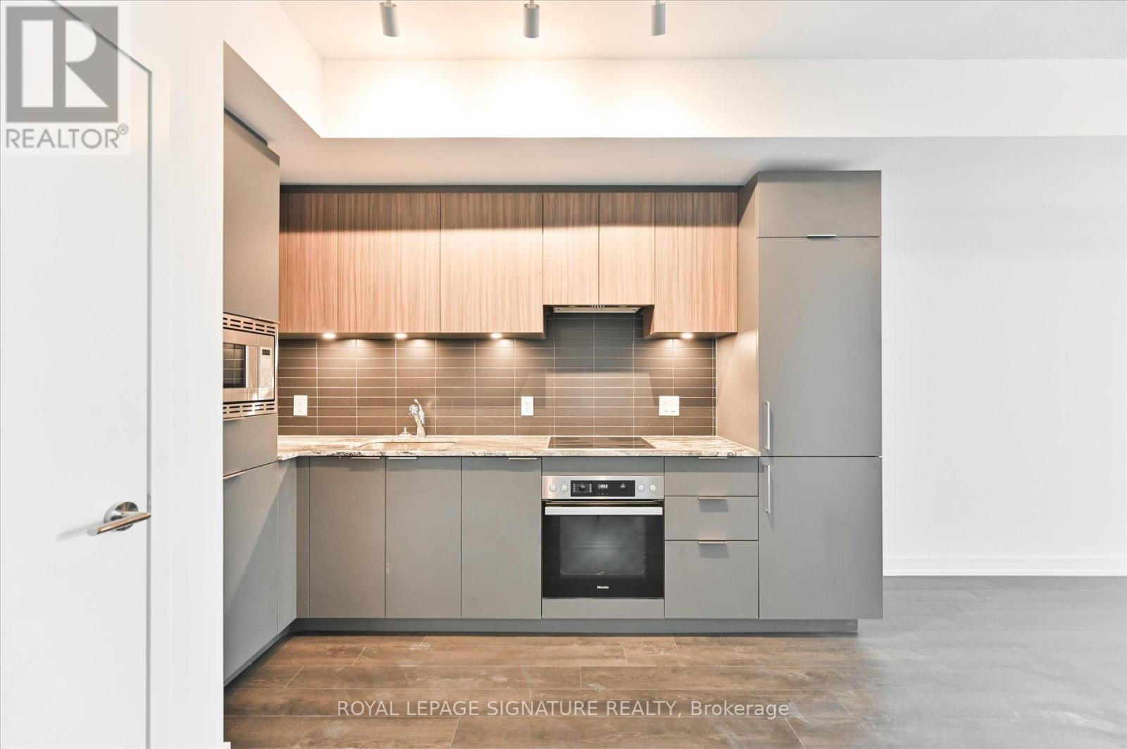 301 - 50 O'neill Rd Road, Toronto, Ontario  M3C 0H1 - Photo 5 - C12528338