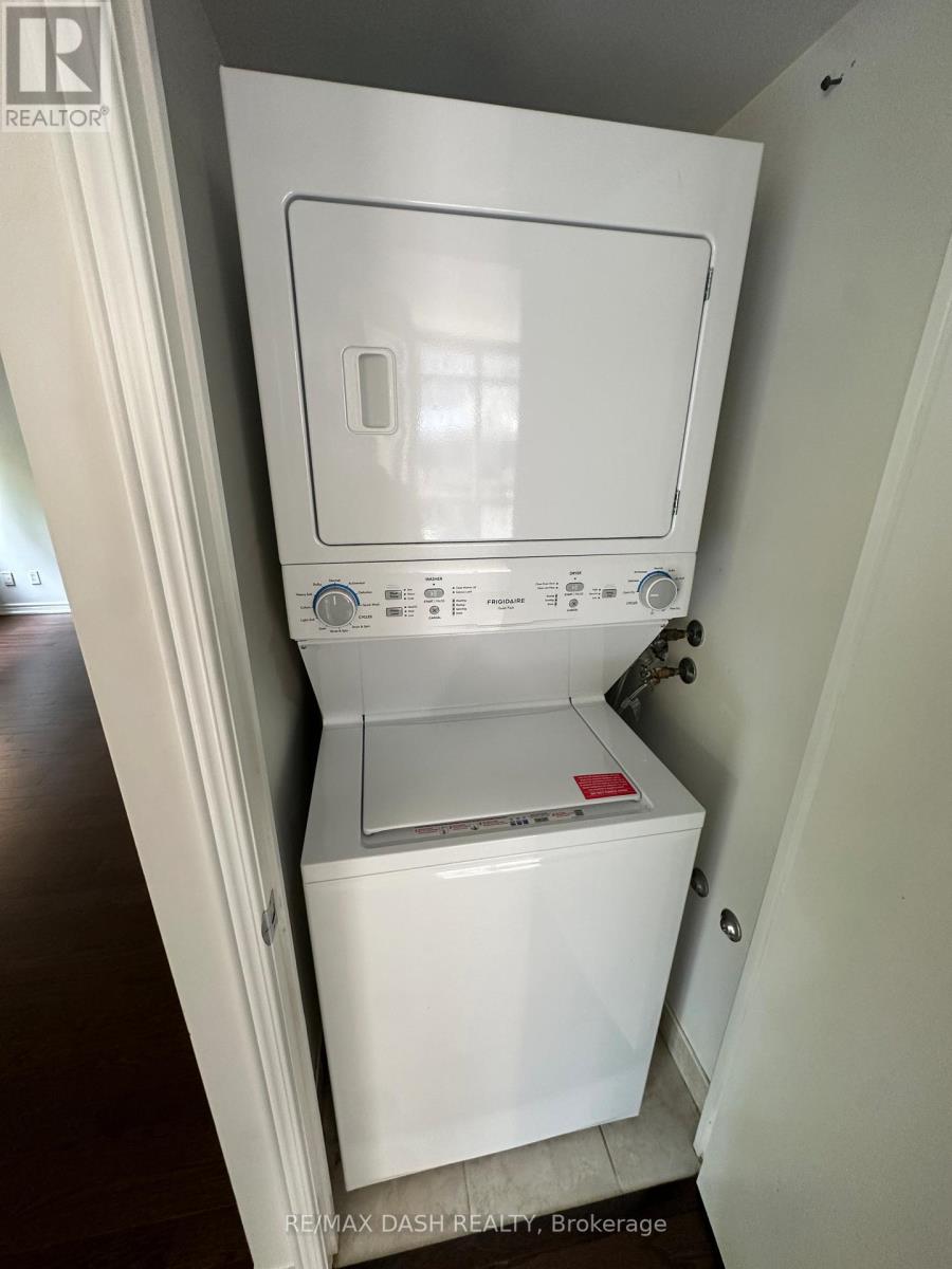 207 - 60 St Clair Avenue W, Toronto, Ontario  M4V 1M7 - Photo 12 - C12528442